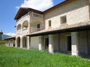 Rustici e Casali in Vendita a Folignano #7
