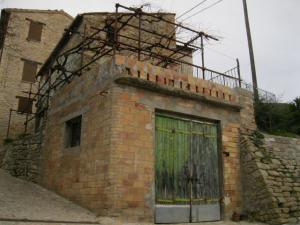 Rustici e Casali in Vendita a Rotella #17