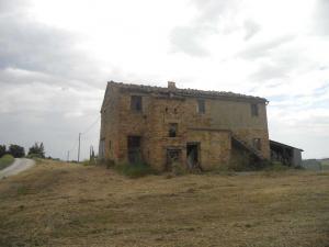 Rustici e Casali in Vendita a Ortezzano #4