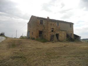 Rustici e Casali in Vendita a Ortezzano #5