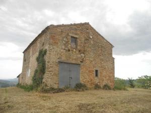 Rustici e Casali in Vendita a Ortezzano #9