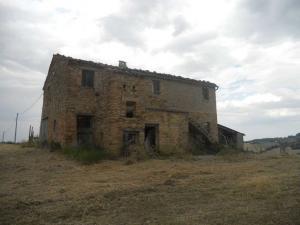 Rustici e Casali in Vendita a Ortezzano #12