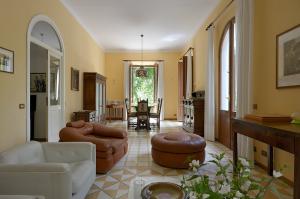 Ville di Prestigio in Vendita a Pergola #6