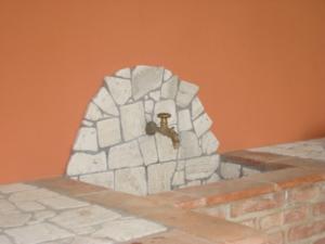 Rustici e Casali in Affitto a Montefiore dell'Aso #7