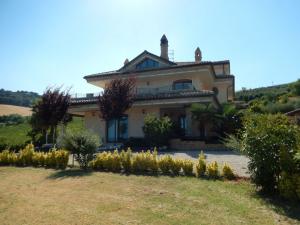 Ville di Prestigio in Vendita a Colonnella #2