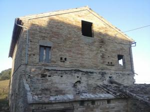 Rustici e Casali in Vendita a Montegiorgio #3