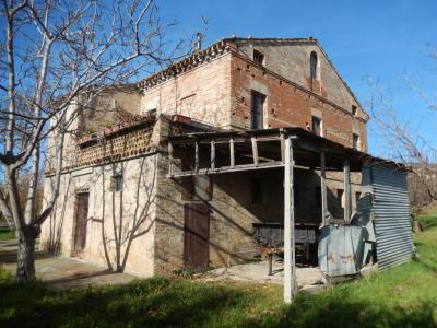 Rustici e Casali in Vendita a Moresco #12