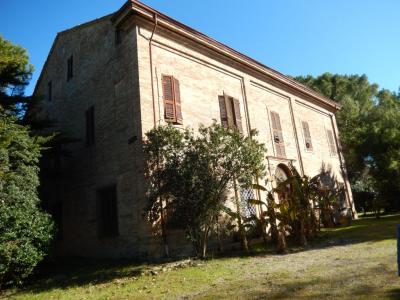 Ville di Prestigio in Vendita a Montecassiano #2