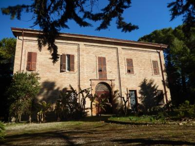 Ville di Prestigio in Vendita a Montecassiano #31