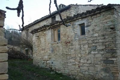 Rustici e Casali in Vendita a Montelparo #23