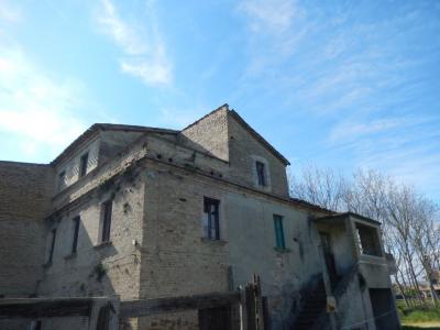 Rustici e Casali in Vendita a Spinetoli #17
