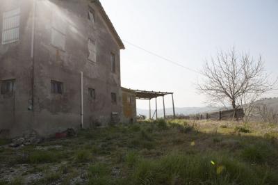 Rustici e Casali in Vendita a Carassai #12