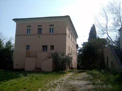 Ville di Prestigio in Vendita a Cossignano #14