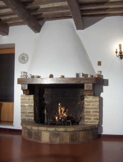 Ville di Prestigio in Vendita a Cossignano #27