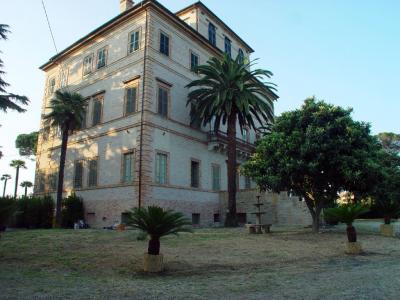 Ville di Prestigio in Vendita a Porto Sant'Elpidio #2