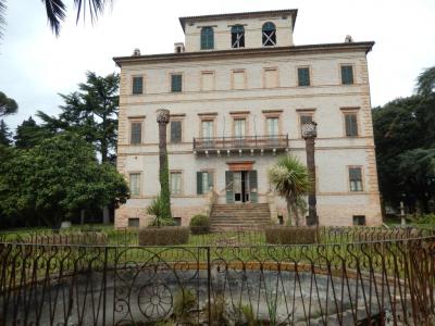 Ville di Prestigio in Vendita a Porto Sant'Elpidio #8