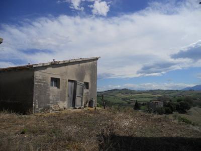 Rustici e Casali in Vendita a Carassai #7