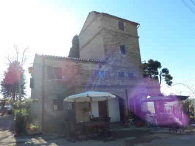 Rustici e Casali in Vendita a Potenza Picena #25