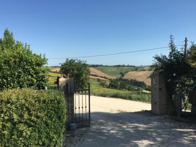 Rustici e Casali in Vendita a Monte San Giusto #17