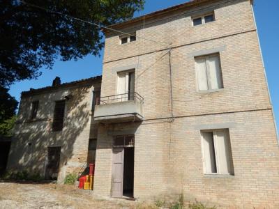 Rustici e Casali in Vendita a Offida #14