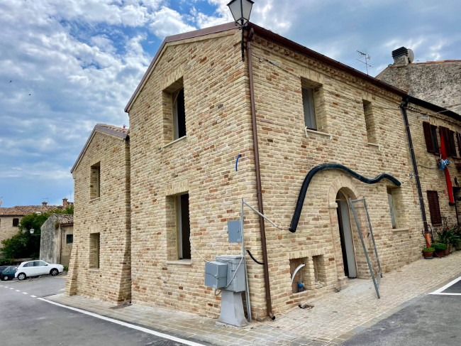 Centri Storici in Vendita a Altidona #3