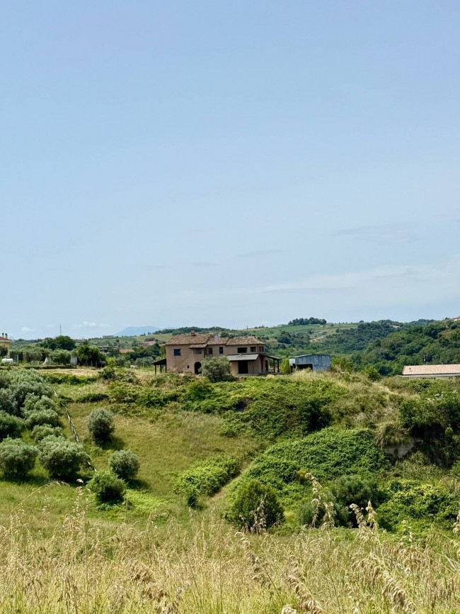 Rustici e Casali in Vendita a Cupra Marittima #30