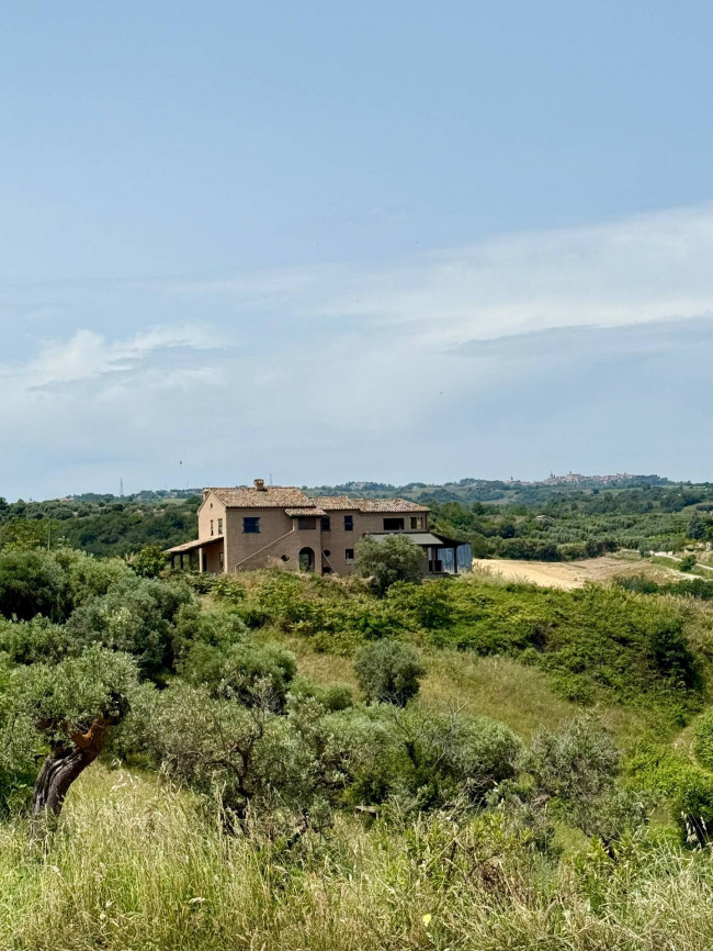 Rustici e Casali in Vendita a Cupra Marittima #31
