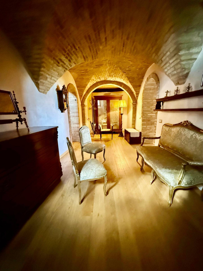 Centri Storici in Vendita a Altidona #31