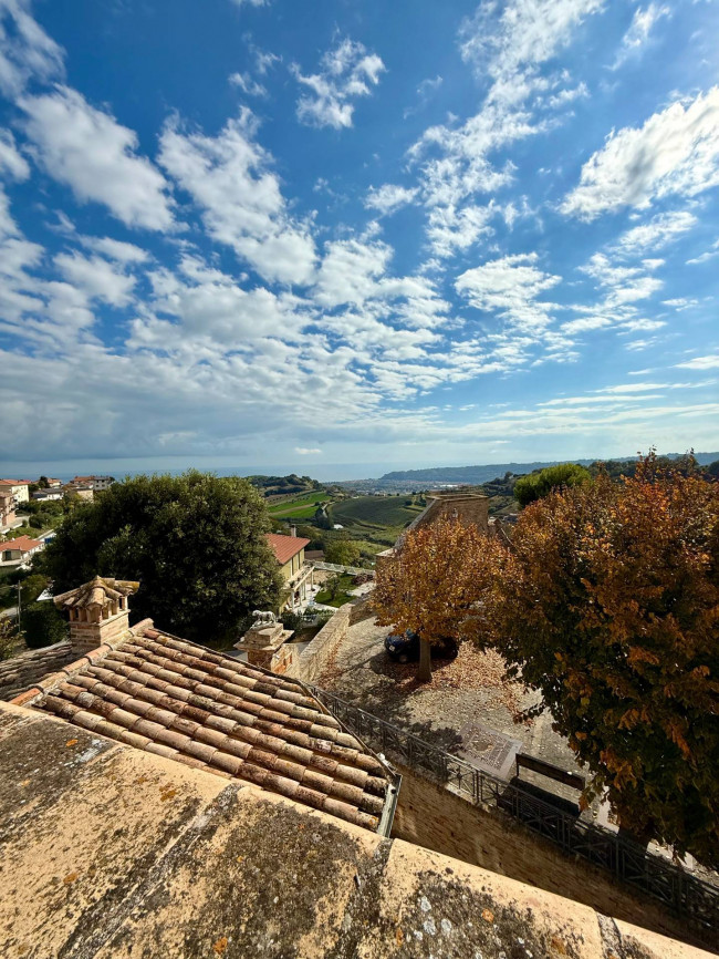 Centri Storici in Vendita a Altidona #32