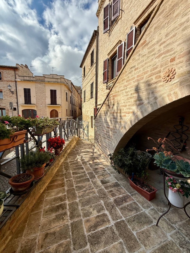 Centri Storici in Vendita a Altidona #39