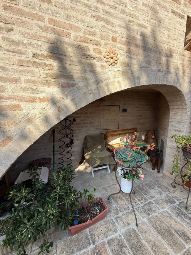 Centri Storici in Vendita a Altidona #40