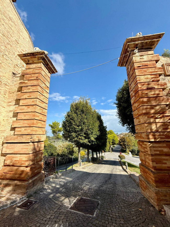 Centri Storici in Vendita a Altidona #42