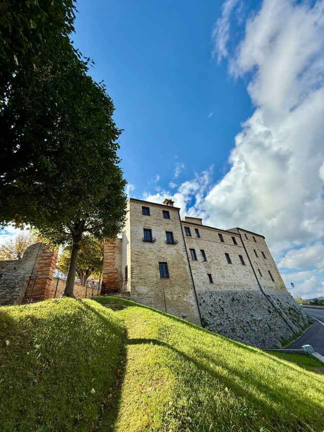 Centri Storici in Vendita a Altidona #44
