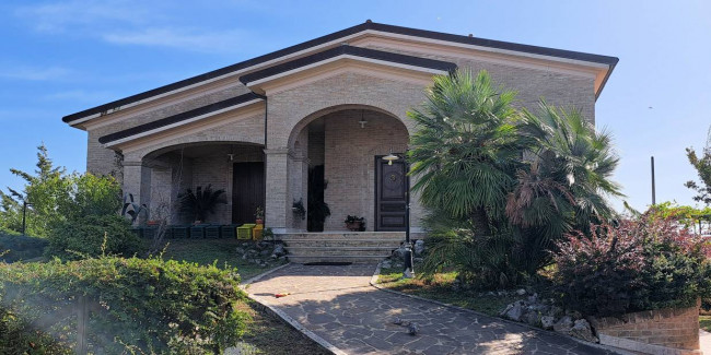 Rustici e Casali in Vendita a Montefiore dell'Aso #3