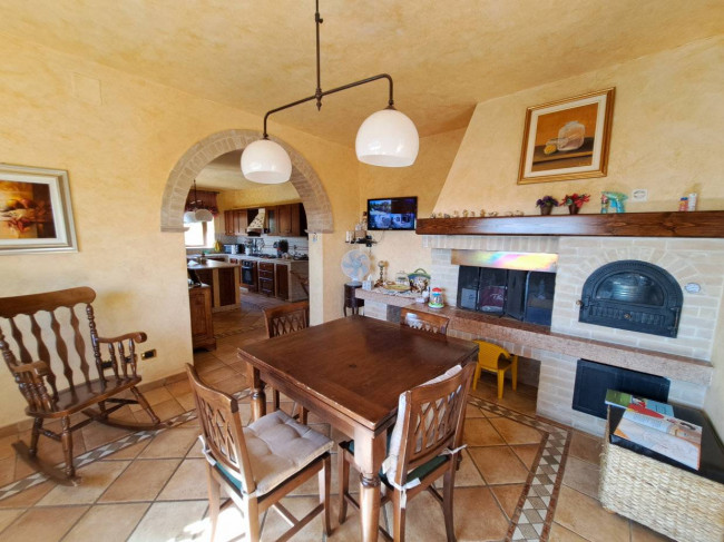 Rustici e Casali in Vendita a Montefiore dell'Aso #4