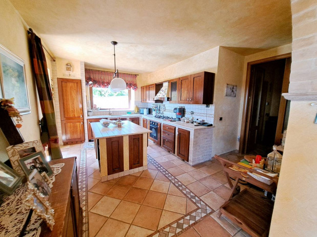 Rustici e Casali in Vendita a Montefiore dell'Aso #5