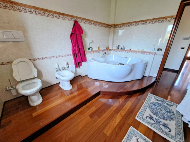 Rustici e Casali in Vendita a Montefiore dell'Aso #15