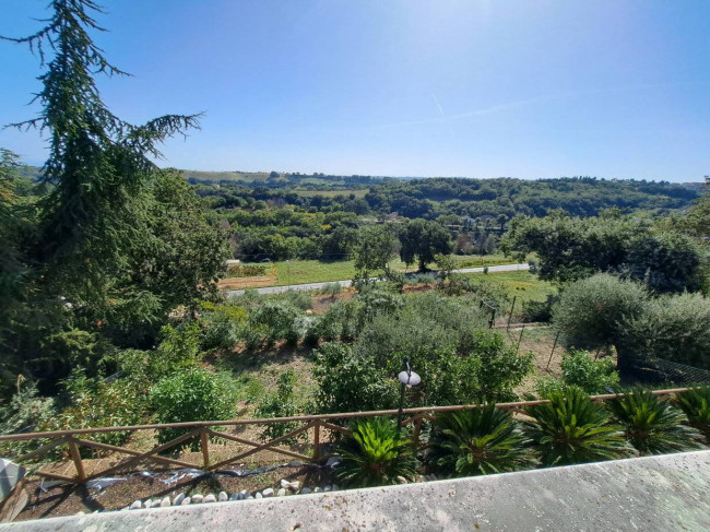 Rustici e Casali in Vendita a Montefiore dell'Aso #17