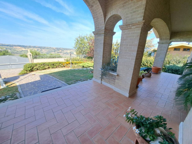 Rustici e Casali in Vendita a Montefiore dell'Aso #20