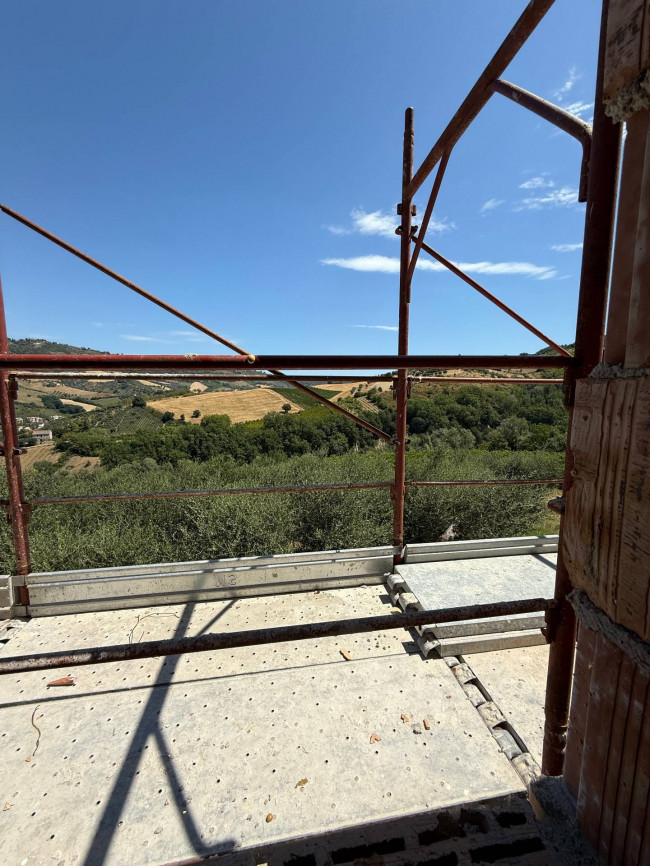 Rustici e Casali in Vendita a Ripatransone #17