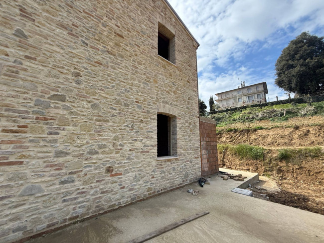 Rustici e Casali in Vendita a Ripatransone #13
