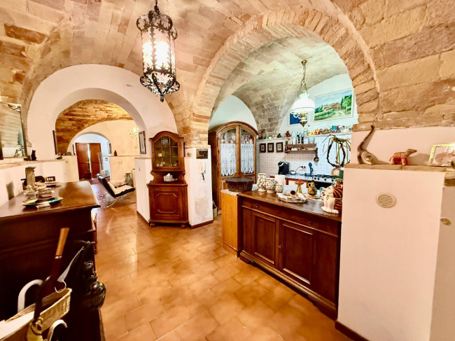 Rustici e Casali in Vendita a Offida #23