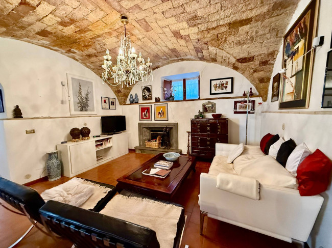 Rustici e Casali in Vendita a Offida #24