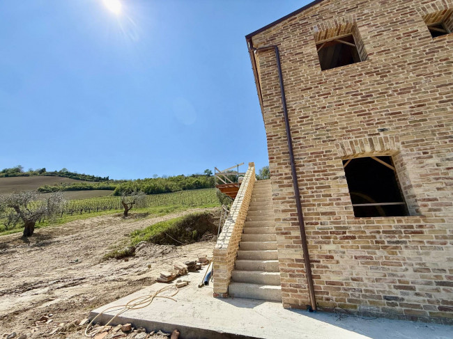 Rustici e Casali in Vendita a Ripatransone #14