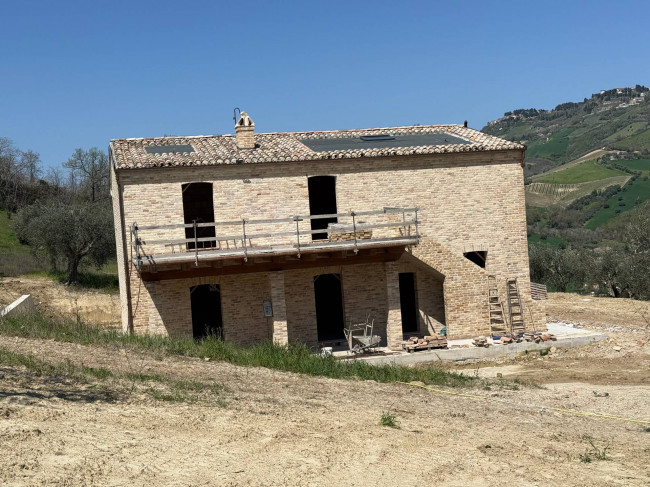 Rustici e Casali in Vendita a Ripatransone #12
