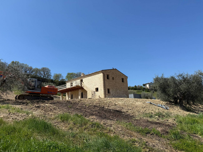 Rustici e Casali in Vendita a Ripatransone #24